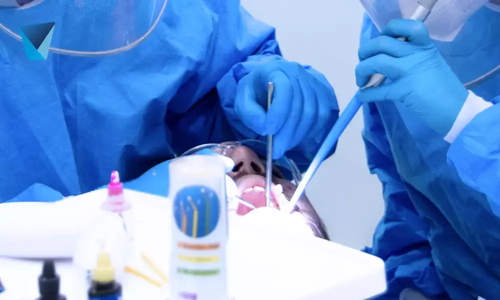 Hábitos que dañan tus dientes blancos