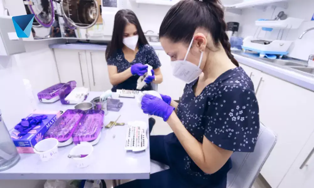 ¿Qué es un implante oseo dental?