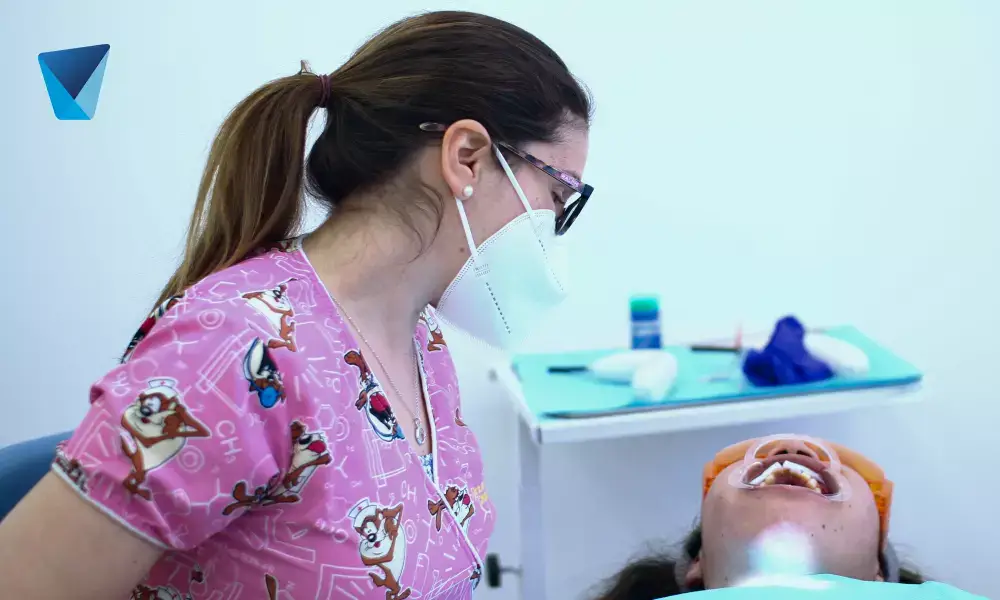 Odontopediatría: curar las caries en los dientes de leche