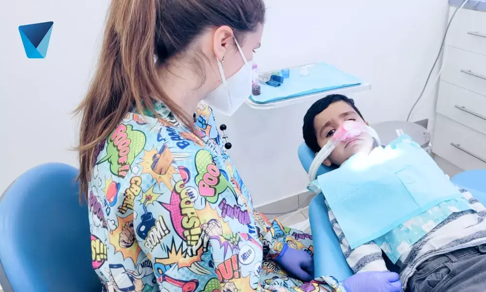 Imagen destacada del artículo: Consejo del odontopediatra: enséñales a tus hijos a beber agua